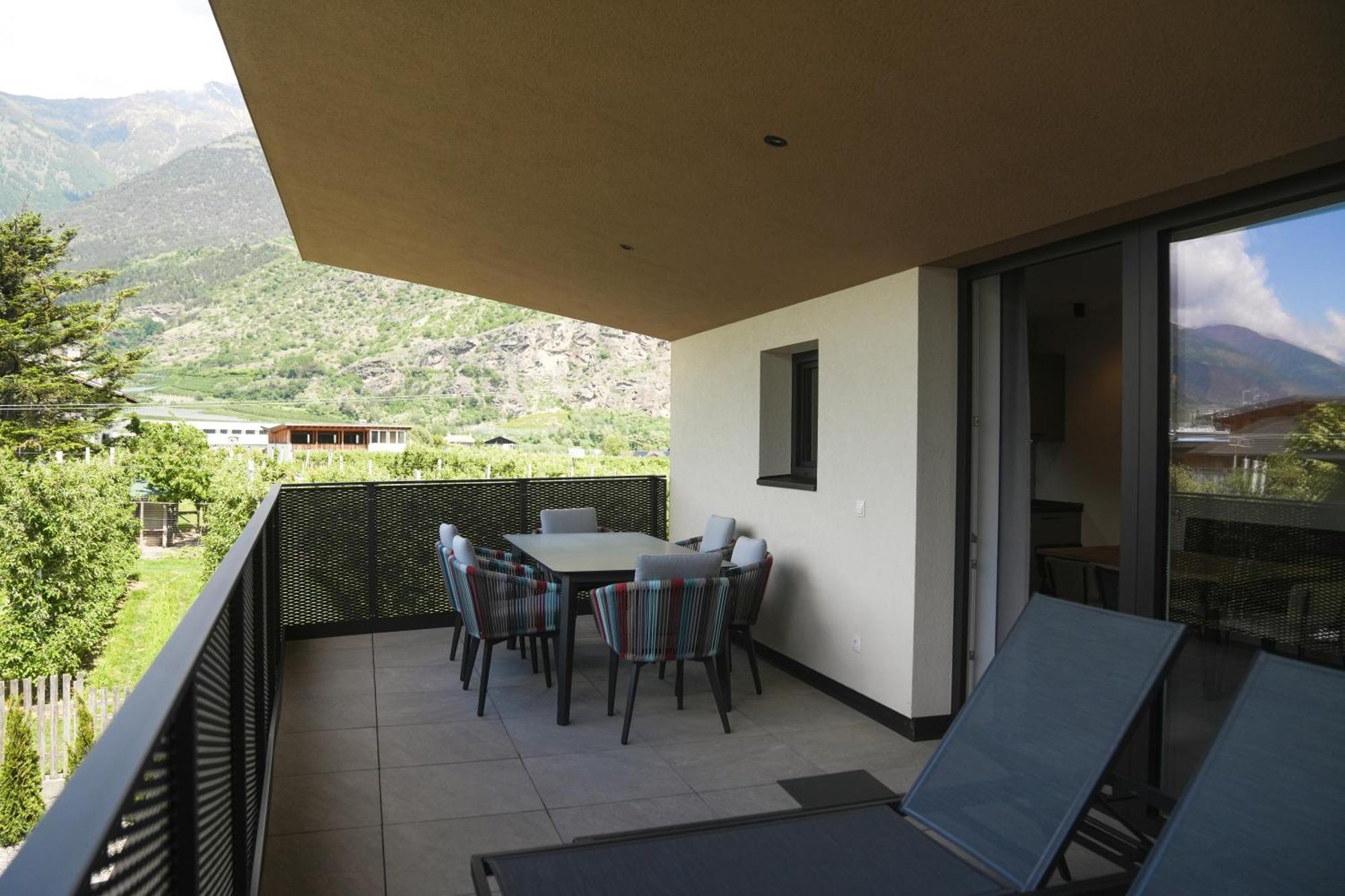 Montani Aparthotel