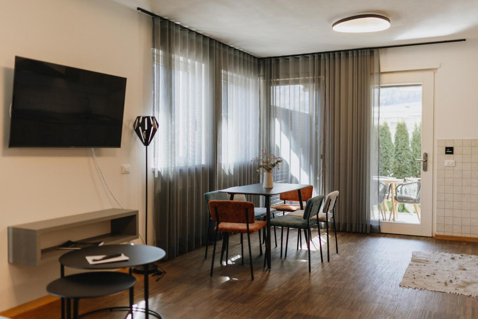 Aparthotel Montani